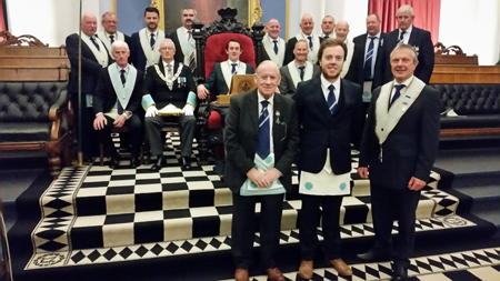 547 Brethren in Grand Lodge room